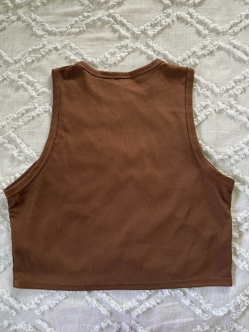 PrettyLittleThing Ribbed Cropped Top - Picture 2 of 6